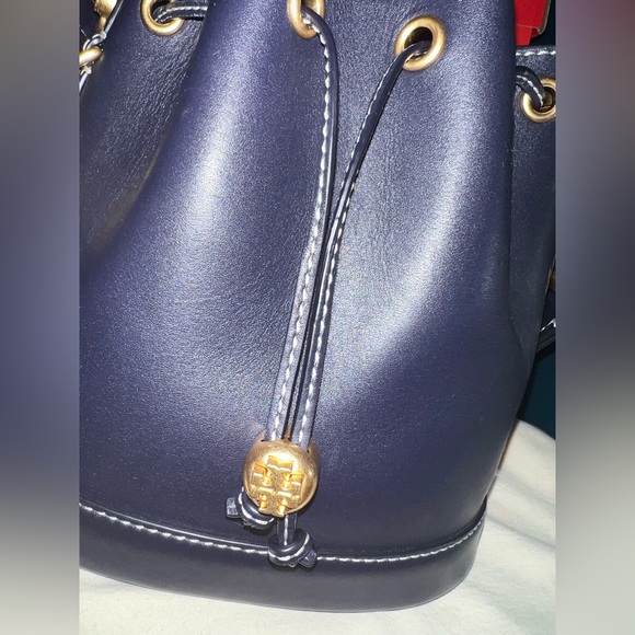 Tory Burch Bucket Bag - Picture 5 of 8